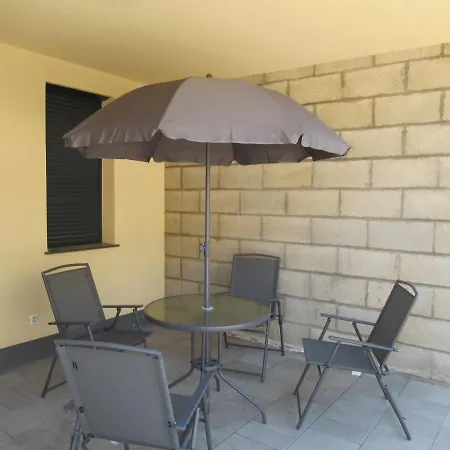 Keszthelyi Foeldszinti Apartman A Belvarosban *